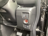 パワースライドドアの開閉はスマートキーのリモコンやドアノブは勿論、運転席側のスイッチ操作でも開閉ができ、安全・簡単です