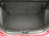 コンパクトサイズながら広い荷室スペースを確保。日常使いからレジャーまで幅広く対応できます。
