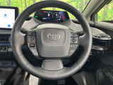 インテリアに合わせたデザインのステアリングは、運転される方のことも考え、運転しやすい形状、大きさです。是非一度、実際に触ってお確かめください。