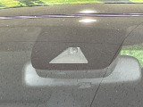 【トヨタセーフティセンス】走行中に前方の車両等を認識し、衝突しそうな時は警報とブレーキで衝突回避と被害軽減をアシスト。より安全にドライブをお楽しみいただけます。