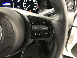 【ステアリングスイッチ】運転中に視線を前に向けたまま操作できます。