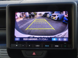 リアカメラ付きです。駐車の際、これがあれば車庫入れに自信が無い方も安心です!一度使うと手放せない必須装備です!