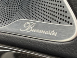 ●Burmesterサラウンドシステム:ハイエンドオーディオ専門メーカーが手掛ける車専用のプレミアムスピーカーを装備。多数のスピーカーから、音の粒立ちまで分かる高品質な音楽をお楽しみいただけます。