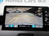 バックカメラの画像です。ガイドラインがスムースな車庫入れをサポートいたします。車庫入れの安心感がアップしますね。