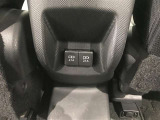 充電用USBポートも充実しています。