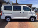 ご成約のおクルマ全て、エンジンオイルを交換してご納車させていただきます!また、点検時に消耗品の状態確認も行い必要に応じて新品交換させていただきます!