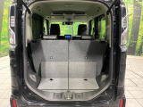 普段のお買い物や通勤、送迎等に十分な荷室スペースを確保しております。セカンドシートを倒すと、大きな荷物の積載も可能です♪