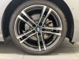 サービスにはドイツ本国と同様に教育と訓練を受け、BMWを知り尽くした「マイスター」が数多く在籍しております。360度による納車前点検整備で、お客様に安心と安全をお届けいたします。