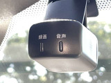ドライブレコーダー装備です!もしもの時やあおり運転など、映像記録は証拠になるのであると安心ですね!