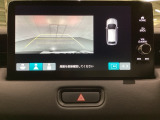 バックでの車庫入れも安心です! リアカメラが付いているバックモニター付のナビを装備しております。操作線もついており距離感も画面から確認できます。