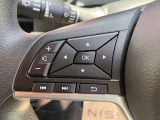 ステアリングスイッチ付きのハンドル!運転に支障をきたすことなくナビ操作が可能です!!