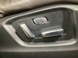 パワーシートを装備!体格や好みに応じたポジションをスムーズに調整できます。