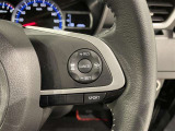 【ステアリングスイッチ】運転中に視線を前に向けたまま操作できます。