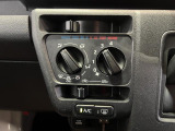 今お乗りのお車の価値が気になる方は、お気軽にお声がけください。査定士の資格を持ったスタッフが、丁寧に査定いたします