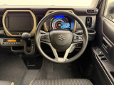 このハンドルを握った時に、車を所有している優越感を味わえますね
