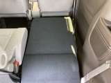 リアシートは簡単に倒すことができるので、ラゲッジルームも広がります。