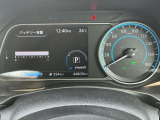 ☆視認性の良いメーターには電費情報など運転をサポートする様々な情報を表示します☆バッテリーのセグはフルの状態です