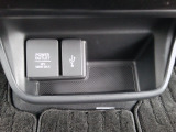 【POWEROUTLET】12V電源ソケットを設置しております。周辺機器の充電にご利用頂けます☆