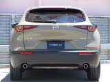 CX-30のエクステリアデザインは、明確なラインを使わず、面の動きのみで表現。アートとしての美しさと生命感を感じさせるデザインを創生しています