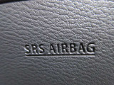 運転席にSRS二-エアバッグを採用 下肢の障害を軽減ことができます
