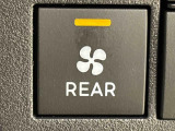 リヤヒーター付いてます。