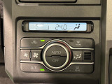車内空調は&rdquo;AUTOエアコン&rdquo;にお任せ。運転に集中出来ますよ!