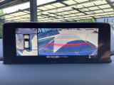 狭い場所での駐車やすれ違いなどでより的確な運転操作に役立つ360&deg;ビューモニターが装備されています。