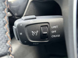 アクティブクルーズコントロール(ストップ&ゴー機能付) 前走車がいる場合はレーダーと車載カメラがその速度と距離を検知し自動制御によって適切な車間距離を保ちます。