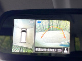【アラウンドビューモニター】専用のカメラにより、上から見下ろしたような視点で360度クルマの周囲を確認することができます☆死角部分も確認しやすく、狭い場所での切り返しや駐車もスムーズに行えます。