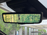 【デジタルインナーミラー】後席の大きな荷物や同乗者で後方が確認しづらい時でも安心!カメラが撮影した車両後方の映像をルームミラー内に表示。クリアな視界で状況の確認が可能です!