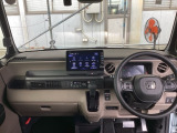 フロントガラスが大きく、ワイドな視界で運転もしやすくなるように、設計されています。