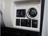 運転席にいながら後席電動スライドドアの開閉が可能です。
