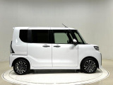ドアは約90度に開くので荷物も積み込みやすく、乗り降りもしやすい♪ ロングドライブも快適に過ごせる工夫がいっぱいです♪♪