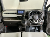 ホンダ純正メモリーナビ搭載なので、遠方へのドライブもお任せ下さい!ステアリング左手側にオーディオ関連のコントロールスイッチを配置しています。操作時は視線を逸らすことなく運転に集中できます