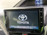 【純正ナビ】人気の純正ナビを装備しております。ナビの使いやすさはもちろん、オーディオ機能も充実!キャンプや旅行はもちろん、通勤や買い物など普段のドライブも楽しくなるはず♪