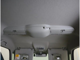 天井にはスリムサーキュレーター装備☆空気を循環してくれるので後席も快適に過ごして頂けます。