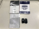 【キーレス】少し離れた場所からでもボタン一つでドアの開錠・施錠ができるのでとっても便利!ドアの鍵穴周りに傷をつけることもありません♪