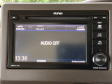 【ディスプレイオーディオ】を装備。音声再生に対応しています。Bluetooth機能もついているのでお持ちのスマートフォンと連携させて、さらに便利に利用が可能です。