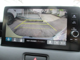 リアカメラで車庫入れ等をアシスト。