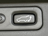 【パワーバックドア】スマートキーや運転席のボタンを押すだけでリアゲートが自動で開閉します!荷物を持っている時や、高い位置にあるバックドアを閉める際に便利な機能です♪