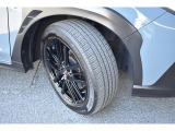 タイヤサイズは225/55R18です