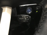 レーダークルーズコントロール(全車速追従機能付)付きです。車速に応じて追従支援してくれるので、ロングドライブも快適です。