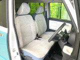 運転席シート廻りは使用感も少なく、良好な状態となっています。丁寧に使われていたことがよくわかりますね。