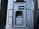 ★電動パーキングブレーキ★スイッチで作動・解除。「P」シフトで自動作動、「P」シフト以外にシフトで解除されるオート機能!