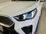 LEDヘッドライト 先進のLEDテクノロジーを採用。キセノンライトを上回るコントラストで明るく輝きます。夜間や悪天候時の日中でも優れた視野性を発揮し安全性と快適性を高めます。