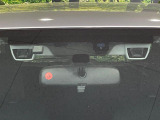 【アイサイトVer2】前方の車両等を検知し、衝突しそうな時は警報で注意を促し、ブレーキを踏む力をサポート。ブレーキを踏めなかった場合は衝突被害軽減ブレーキが作動、衝突回避をサポートします。