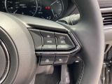 MRCC(マツダレーダークルーズコントロール)は先行車との車間を維持しながら追従走行を行い、長距離でのドライバー負担を軽減させてくれます。