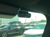 前後に『ドライブレコーダー』を装備♪動画を残すことで万が一の事態に遭遇した時の必須アイテムです!急ブレーキ・急ハンドルが起こった際、自動で記録が上書きされずに保存され、後でPC等で確認出来ます。