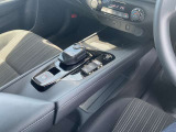 シフト廻り ドライブモード切り替え、オートホールド機能スイッチに電磁式パーキングブレーキ