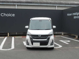 ヘッドライトの上向き下向きを自動で切り替えてくれます。対向車や前方の車にも迷惑をかけにくくなります。